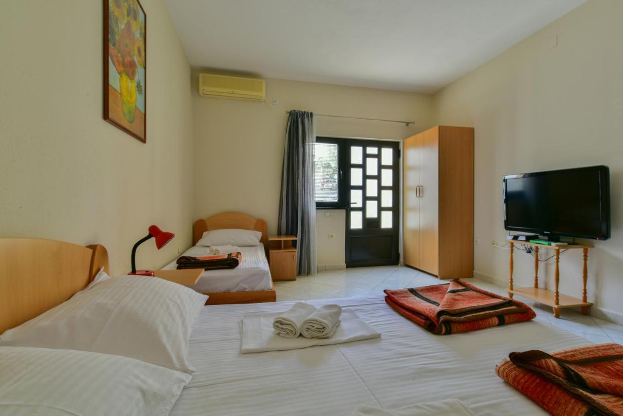 Apartments Srzentic Petrovac Ngoại thất bức ảnh