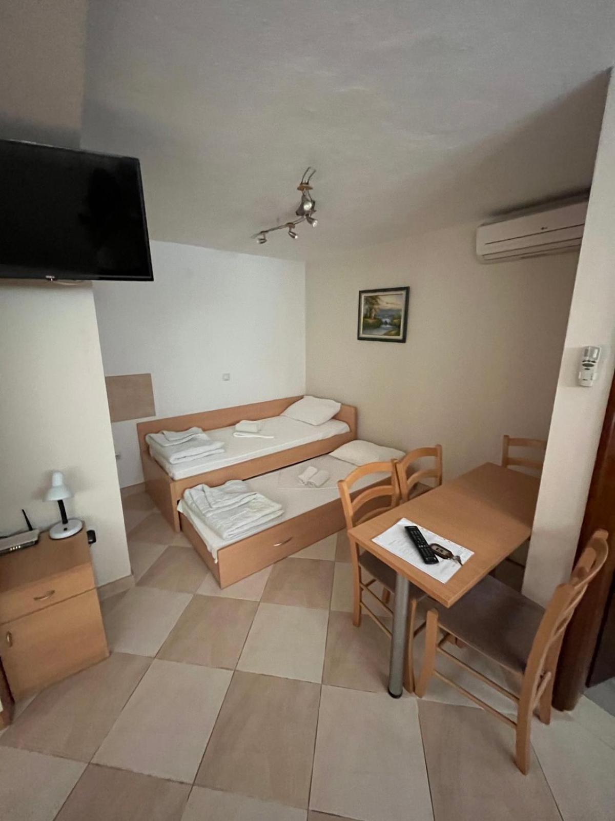 Apartments Srzentic Petrovac Ngoại thất bức ảnh