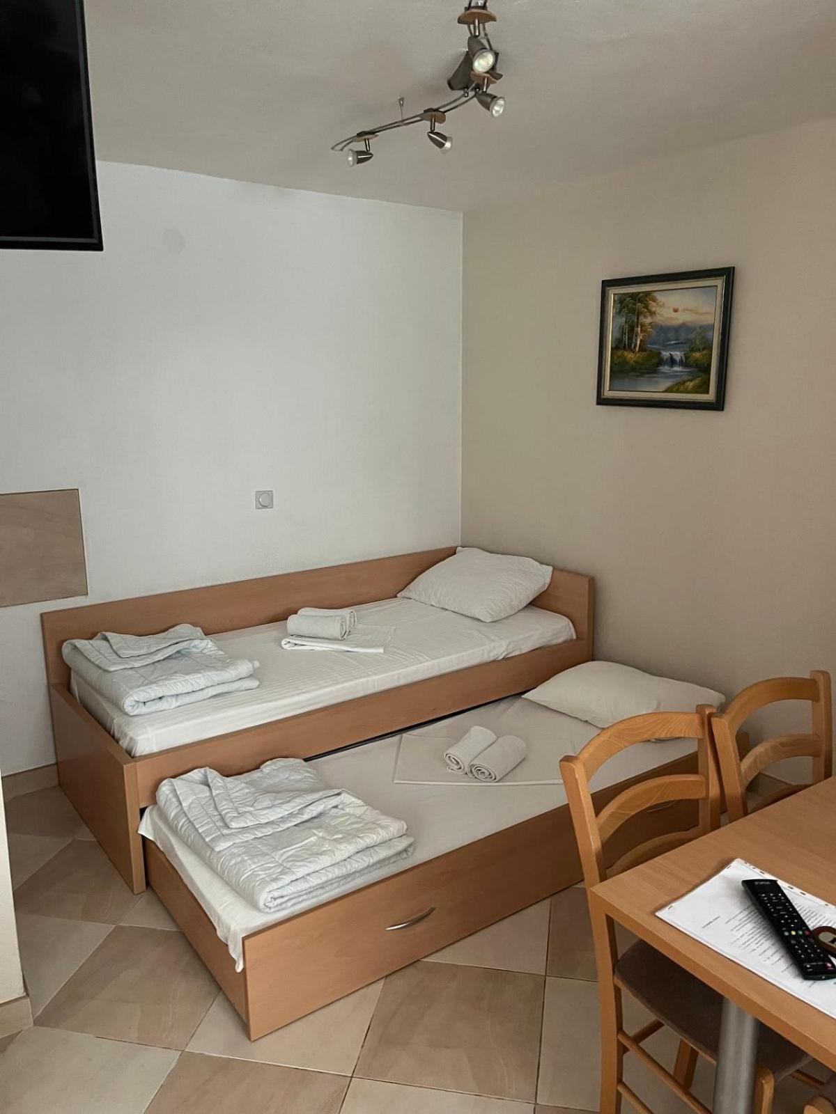 Apartments Srzentic Petrovac Ngoại thất bức ảnh