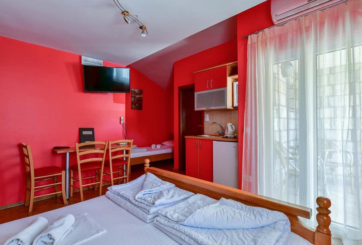 Apartments Srzentic Petrovac Ngoại thất bức ảnh