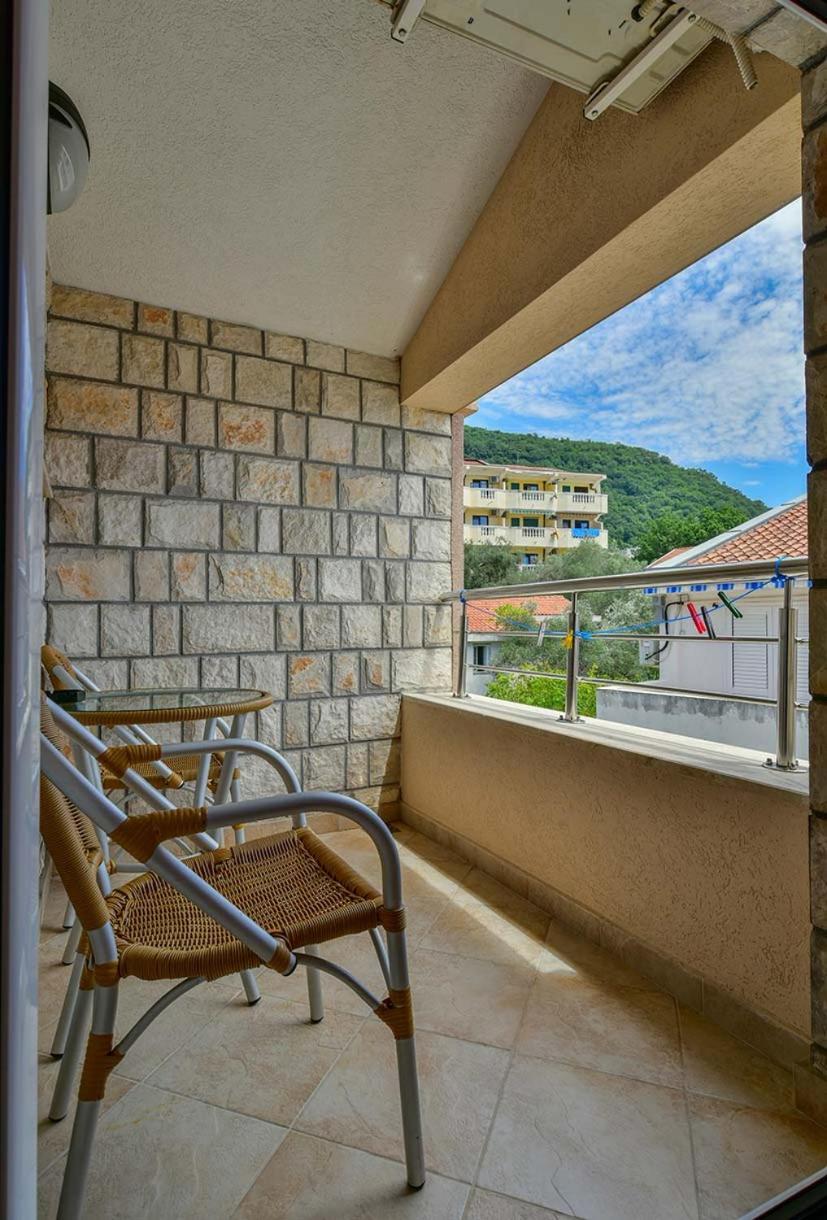 Apartments Srzentic Petrovac Ngoại thất bức ảnh