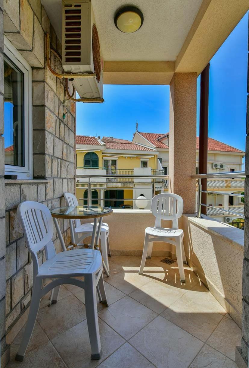 Apartments Srzentic Petrovac Ngoại thất bức ảnh