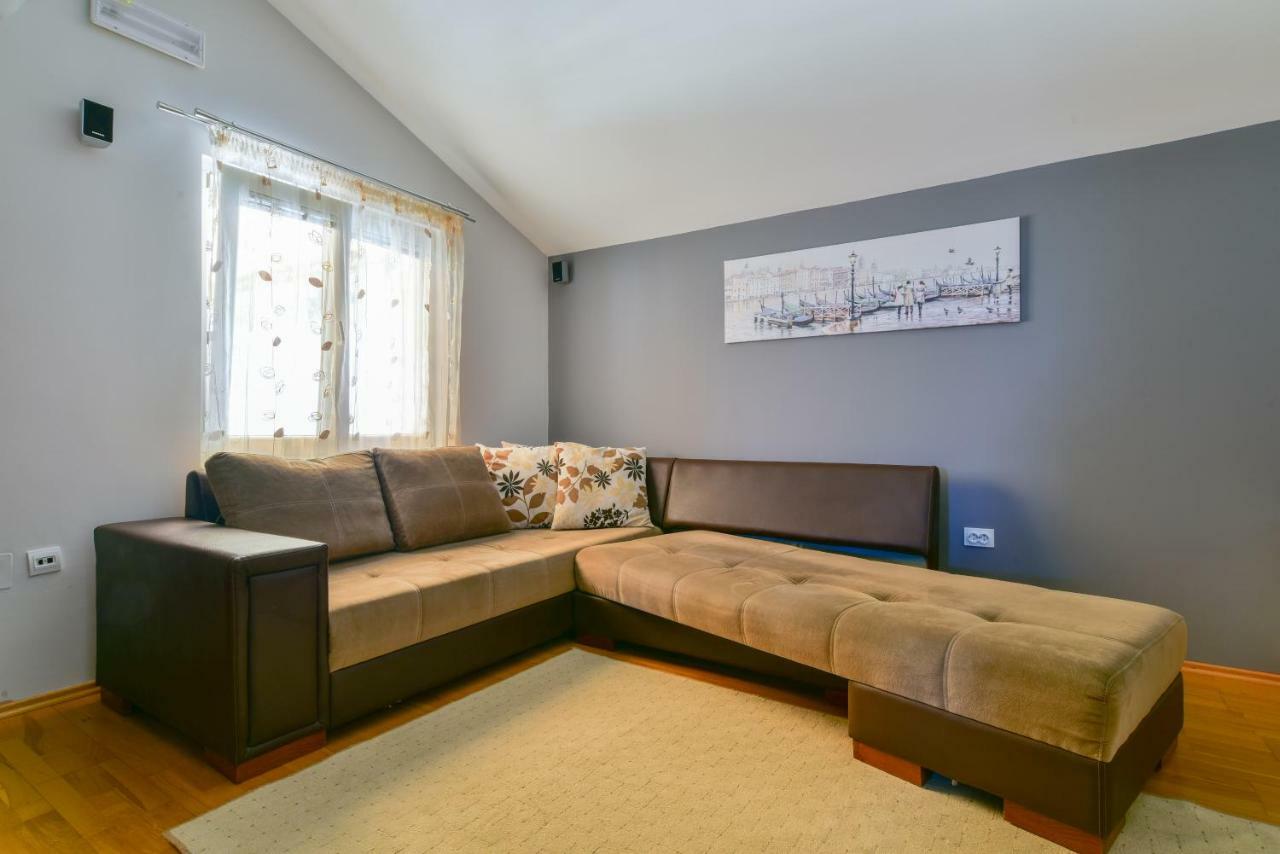 Apartments Srzentic Petrovac Ngoại thất bức ảnh