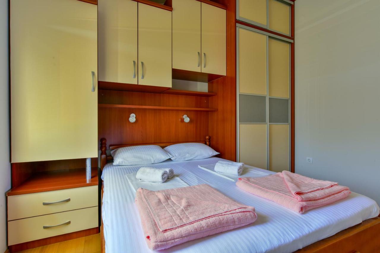 Apartments Srzentic Petrovac Ngoại thất bức ảnh