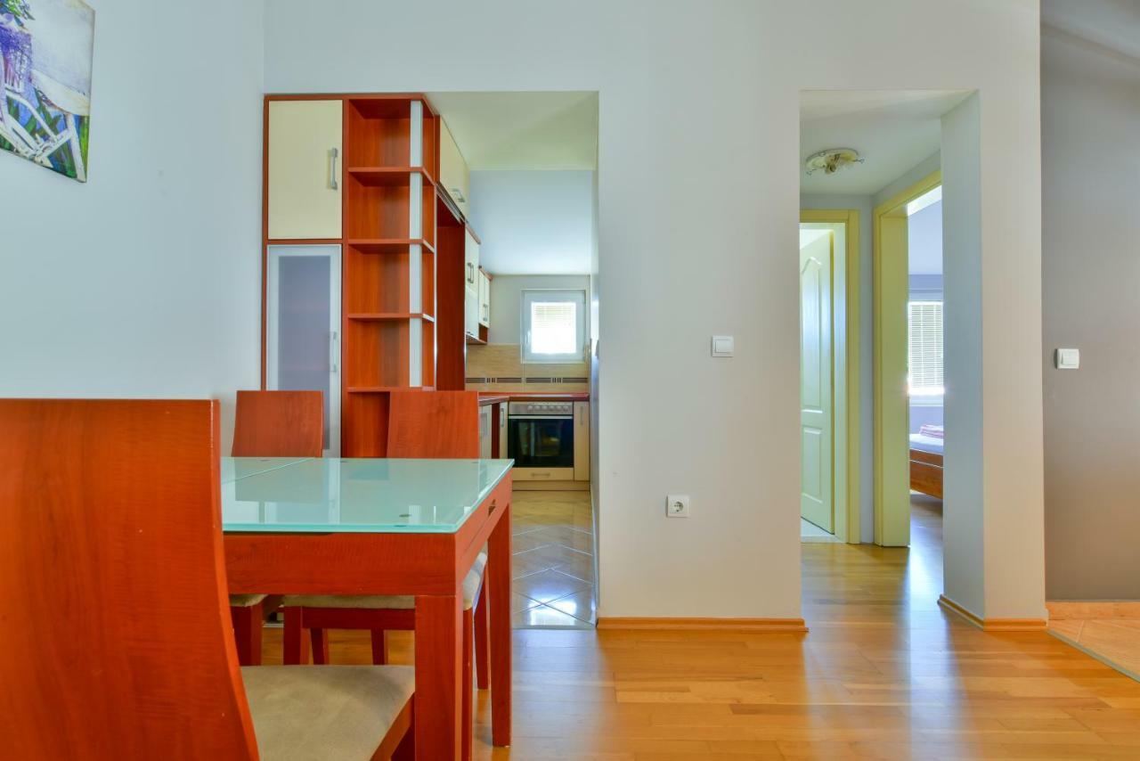 Apartments Srzentic Petrovac Ngoại thất bức ảnh