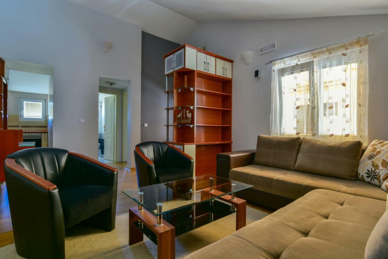 Apartments Srzentic Petrovac Ngoại thất bức ảnh