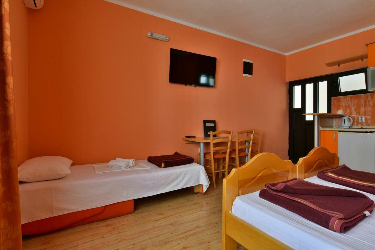 Apartments Srzentic Petrovac Ngoại thất bức ảnh