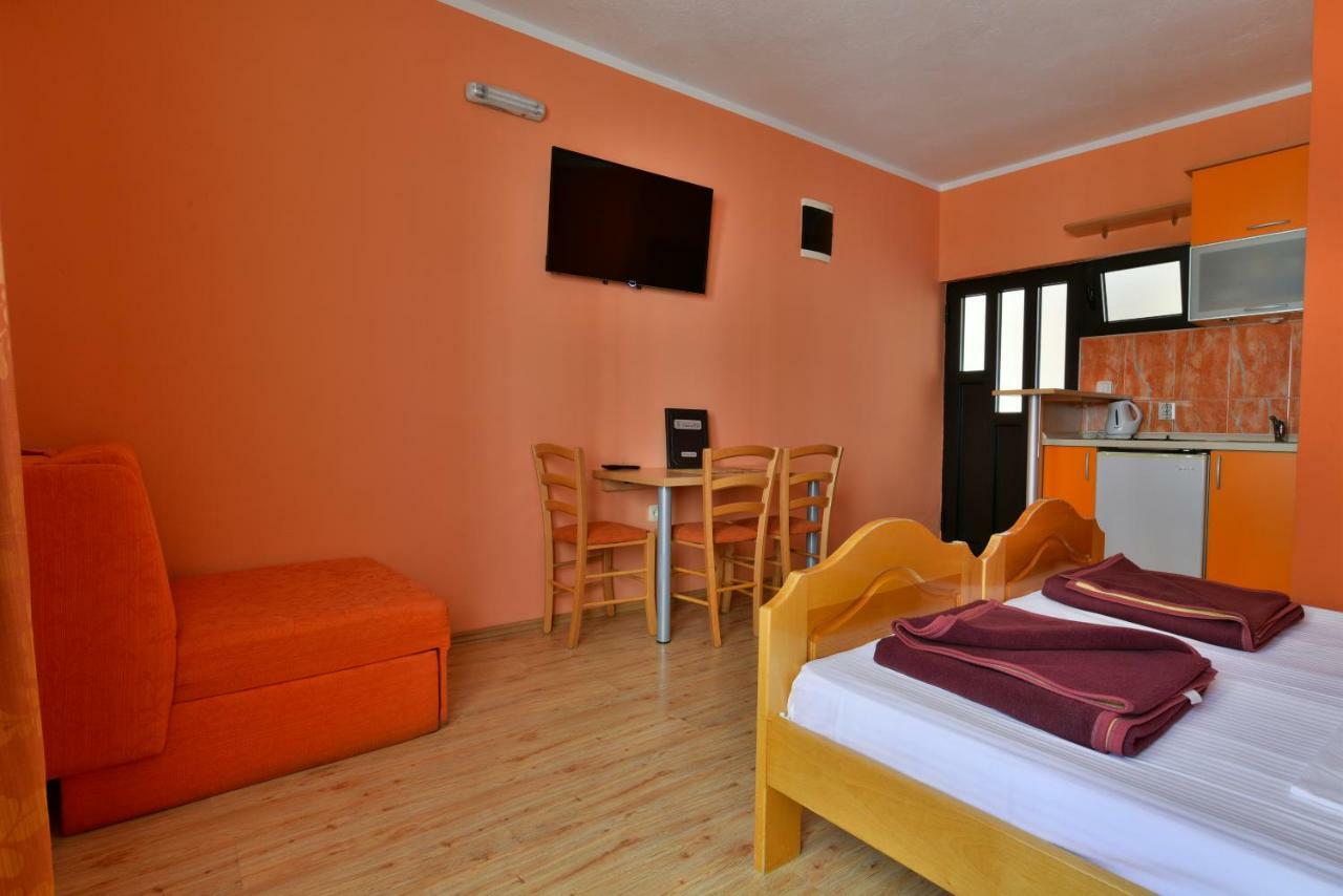 Apartments Srzentic Petrovac Ngoại thất bức ảnh