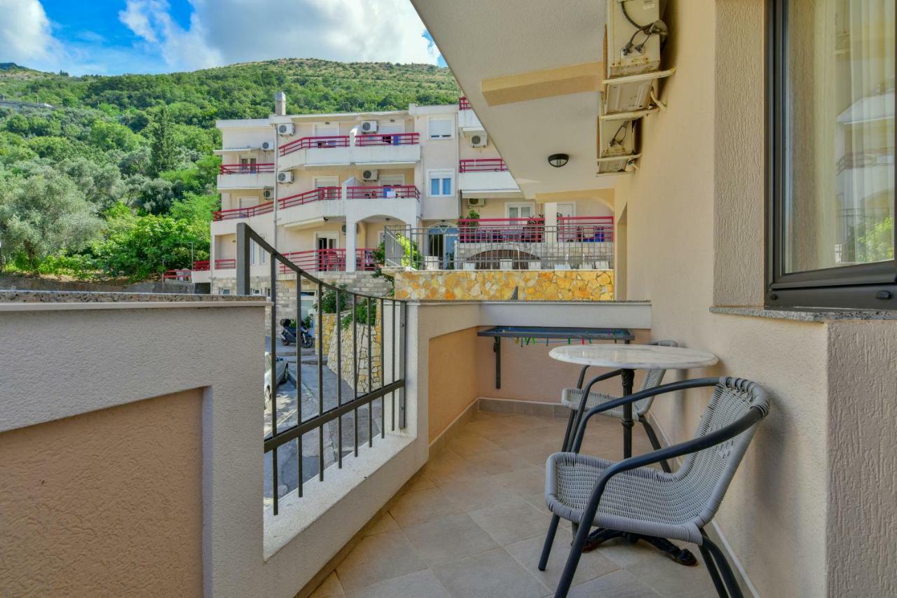 Apartments Srzentic Petrovac Ngoại thất bức ảnh