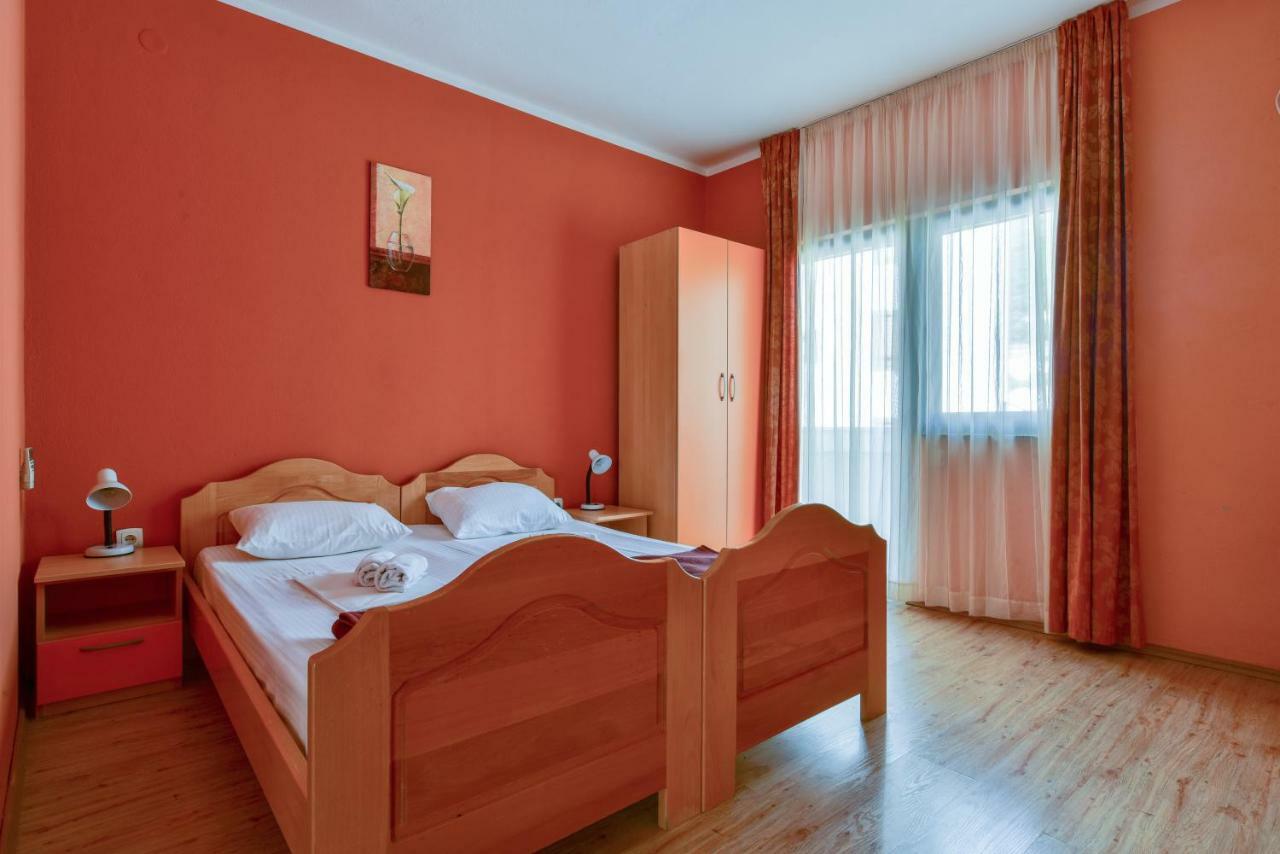 Apartments Srzentic Petrovac Ngoại thất bức ảnh
