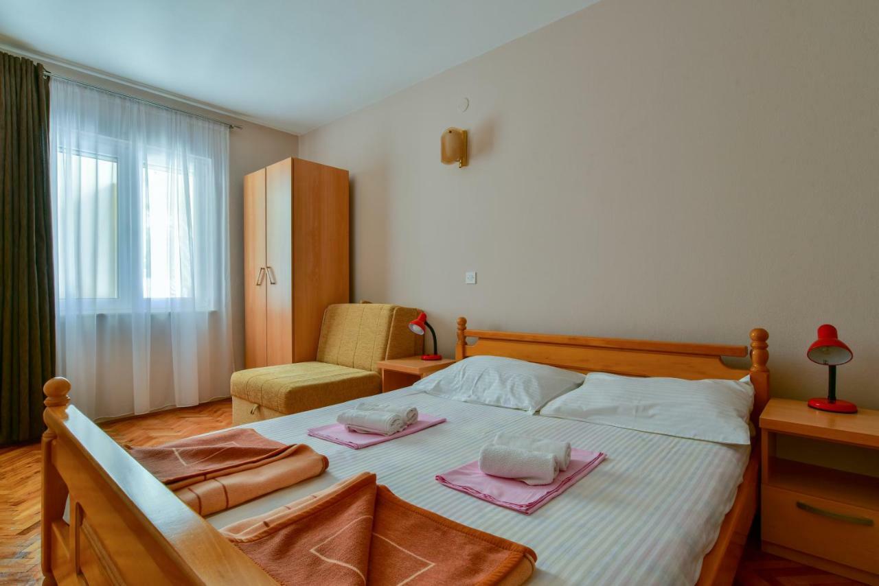 Apartments Srzentic Petrovac Ngoại thất bức ảnh